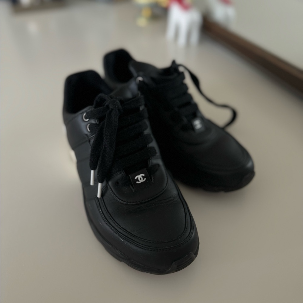 Chanel black-white leather sneakers
